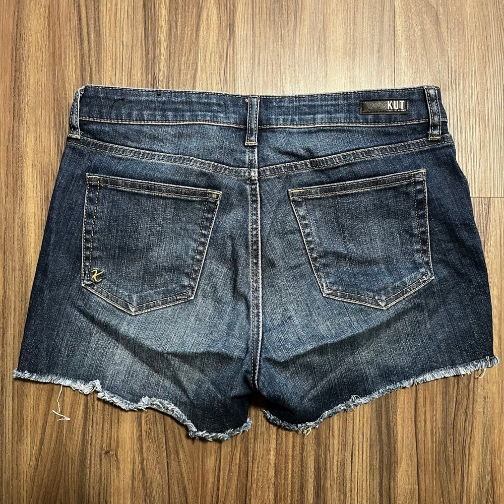 KUT From The Kloth Gidget Fray Short Mid Rise Medium Wash Distressed size 4 - Picture 4 of 10